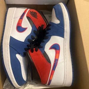 Jordan Mid 1s
